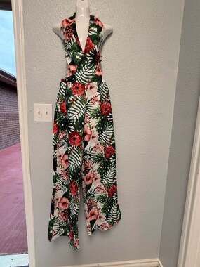Fashion Nova Paradise Princess Halter Floral Tropical Print Jumpsuit